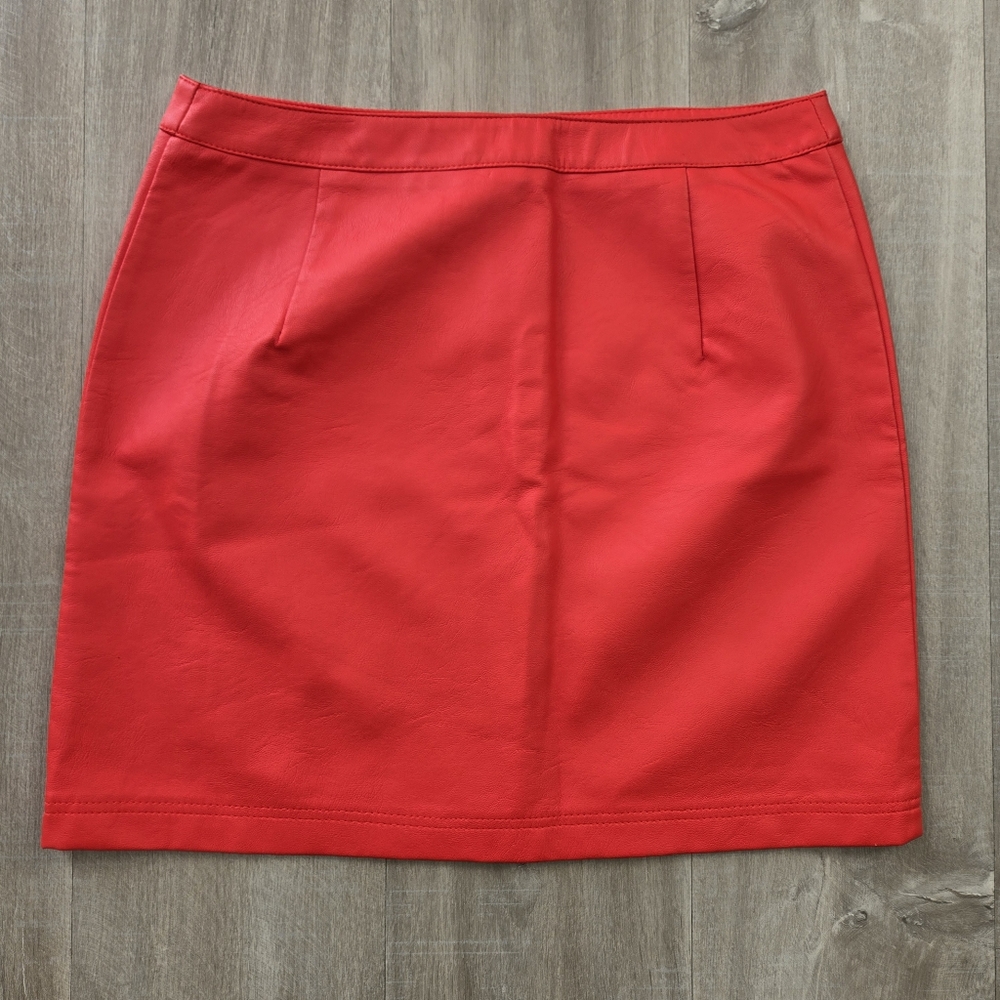 Topshop Tall NWOT Mini Faux Leather skirt, Red, Size 10, Exposed zipper